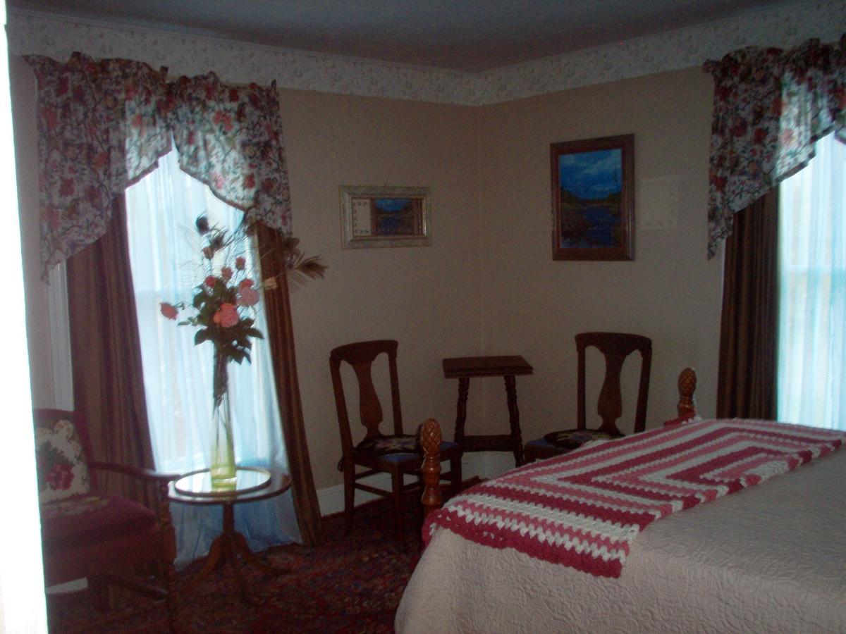 Parks Edge Inn Millinocket Exterior photo